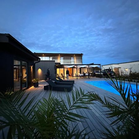 Hus med pool nära havet Villa Falkenberg Exteriör bild